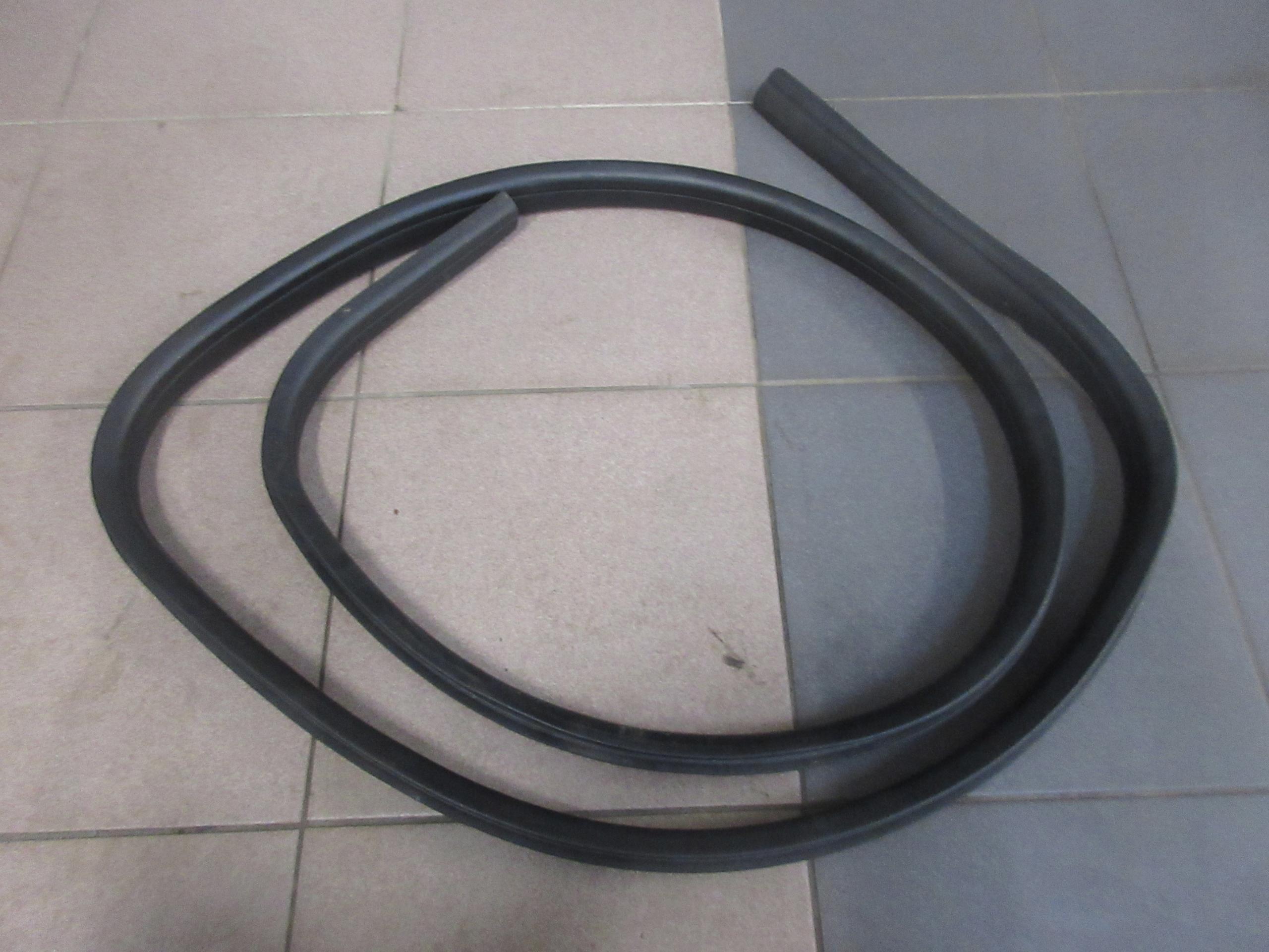 УЩІЛЬНЮВАЧ ДВЕРЕЙ ПЕРЕДНІЙ ЛІВИЙ ДЛЯ FORD FOCUS MK3