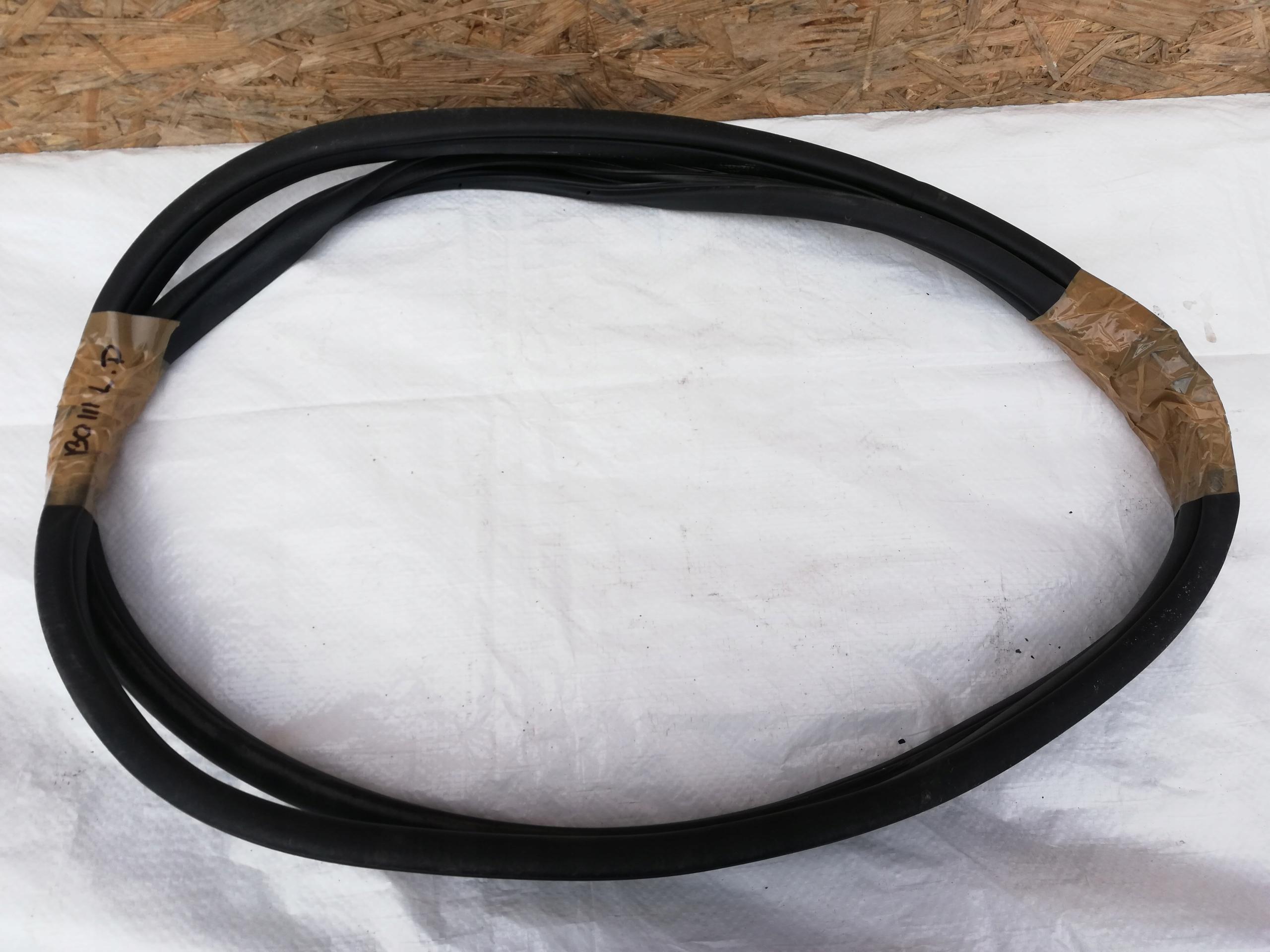 Ущільнення дверей лівий передній HYUNDAI i30 III 17-22