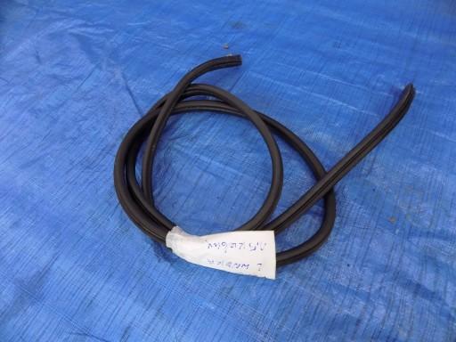 Уплотнитель двери левый передний L200 II 16-19R