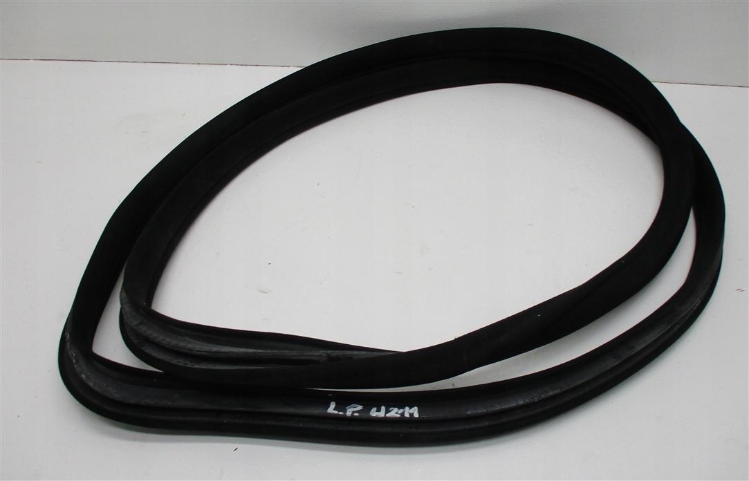 Ущільнювач двері лівий передній MERCEDES E-Class W211