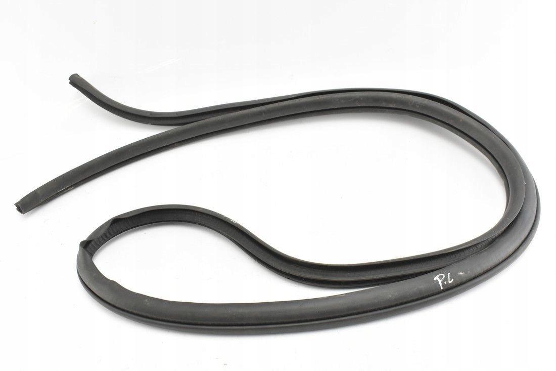 9168-14605-A22174 - Уплотнитель двери левый передний MITSUBISHI L200 V 14-