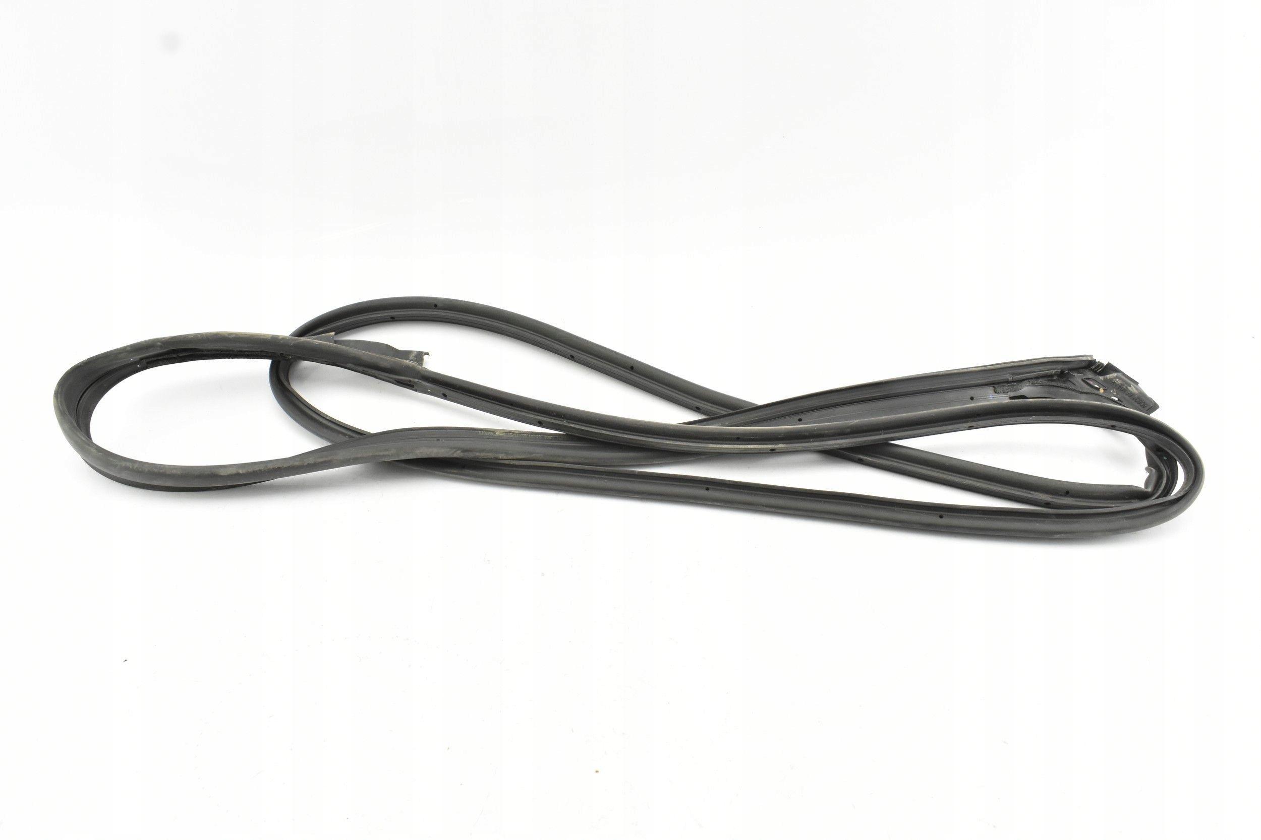 808316PA0A - Ущільнювач дверей передній лівий для NISSAN Juke II F16 19-