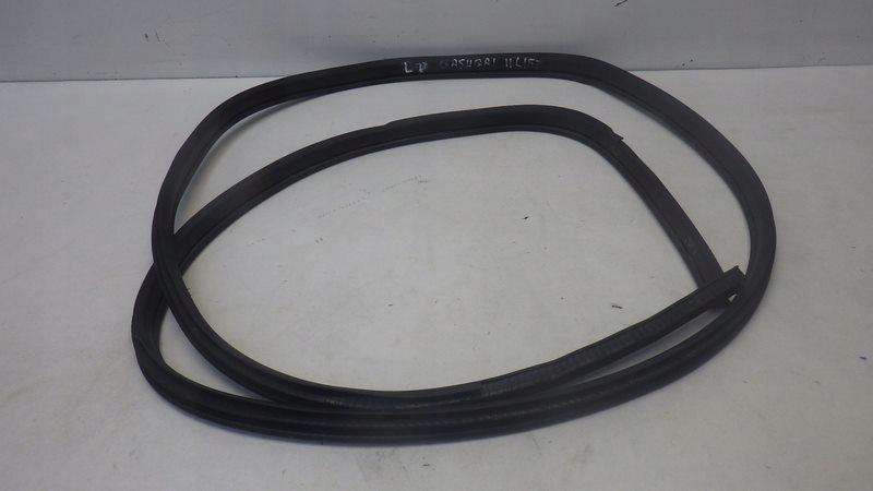 УПЛОТНИТЕЛЬ ДВЕРИ ЛЕВЫЙ ПЕРЕДНИЙ NISSAN QASHQAI II LIFT