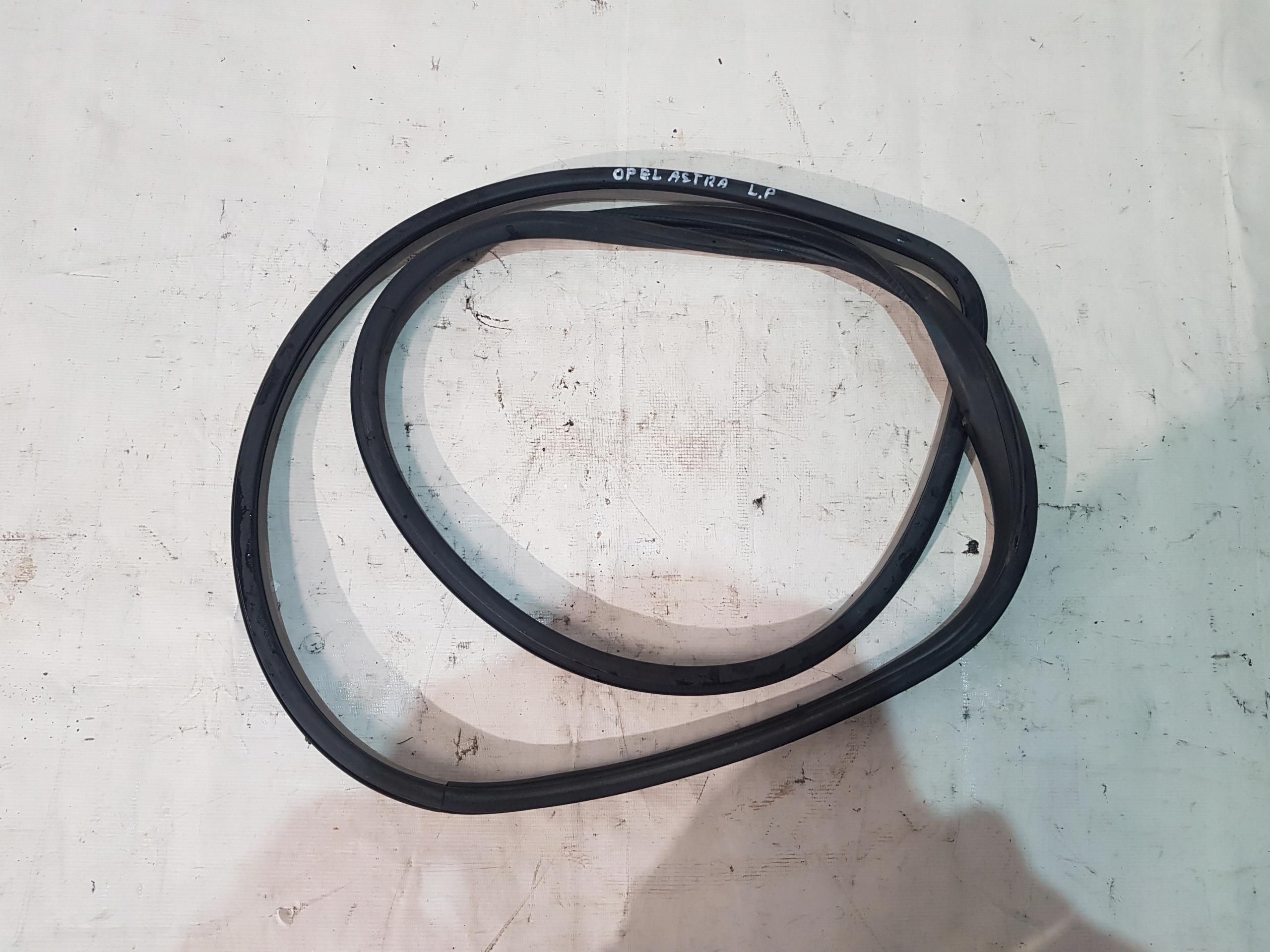 24468027 - УПЛОТНИТЕЛЬ ДВЕРИ ПЕРЕДНИЙ ЛЕВЫЙ OPEL ASTRA H EU HB