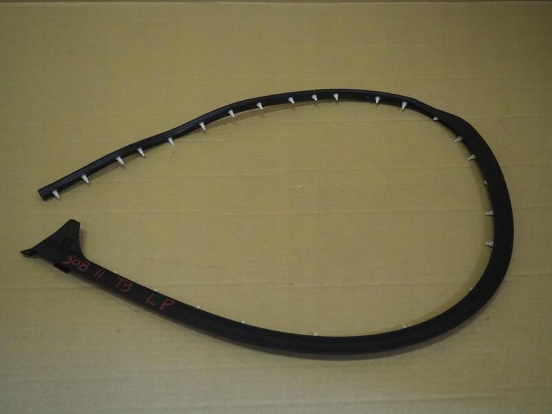 9678043680 - Уплотнитель двери левый передний PEUGEOT 308 II T9