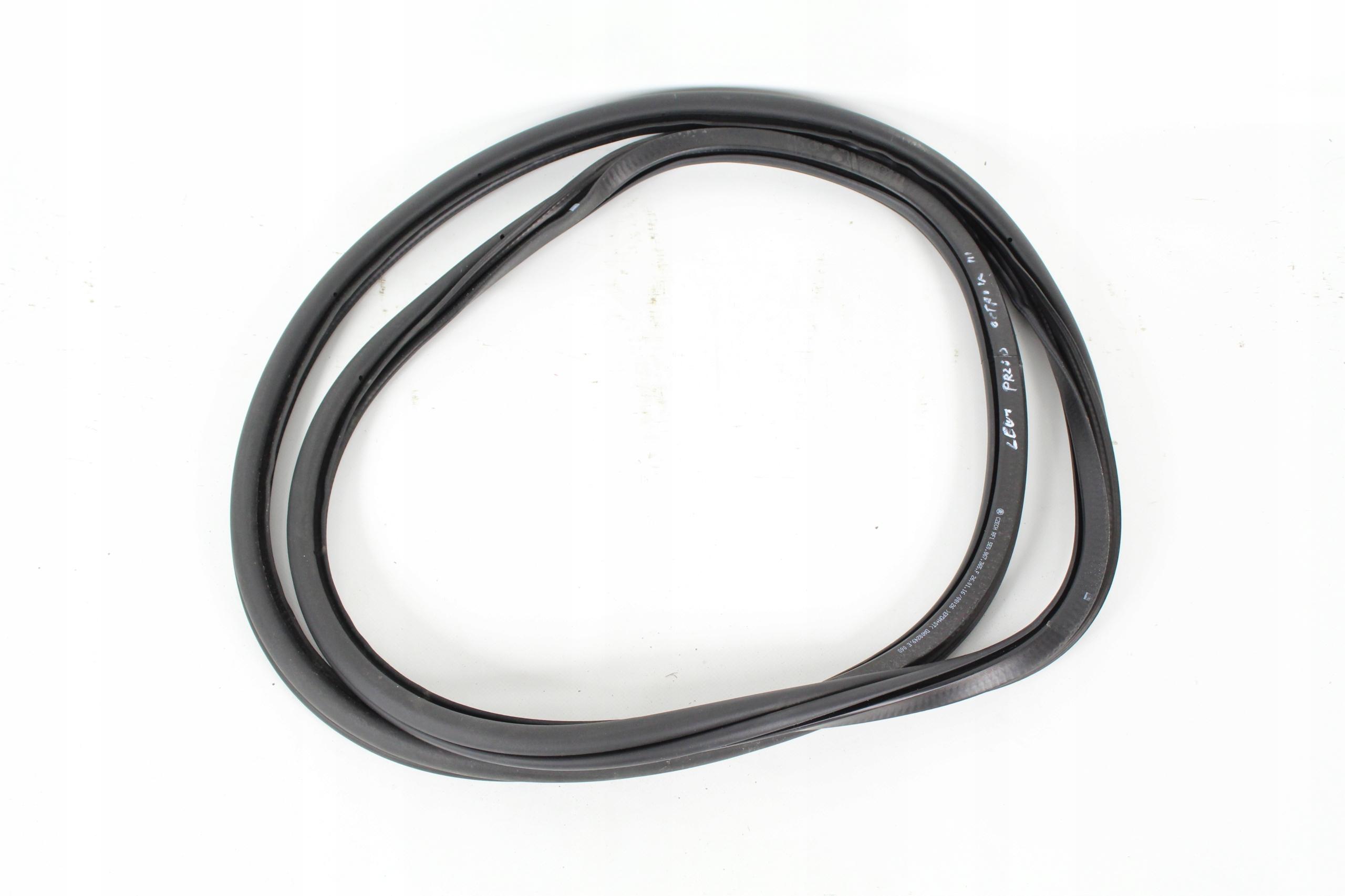 УПЛОТНИТЕЛЬ ДВЕРИ ЛЕВЫЙ ПЕРЕДНИЙ SKODA OCTAVIA III 12-