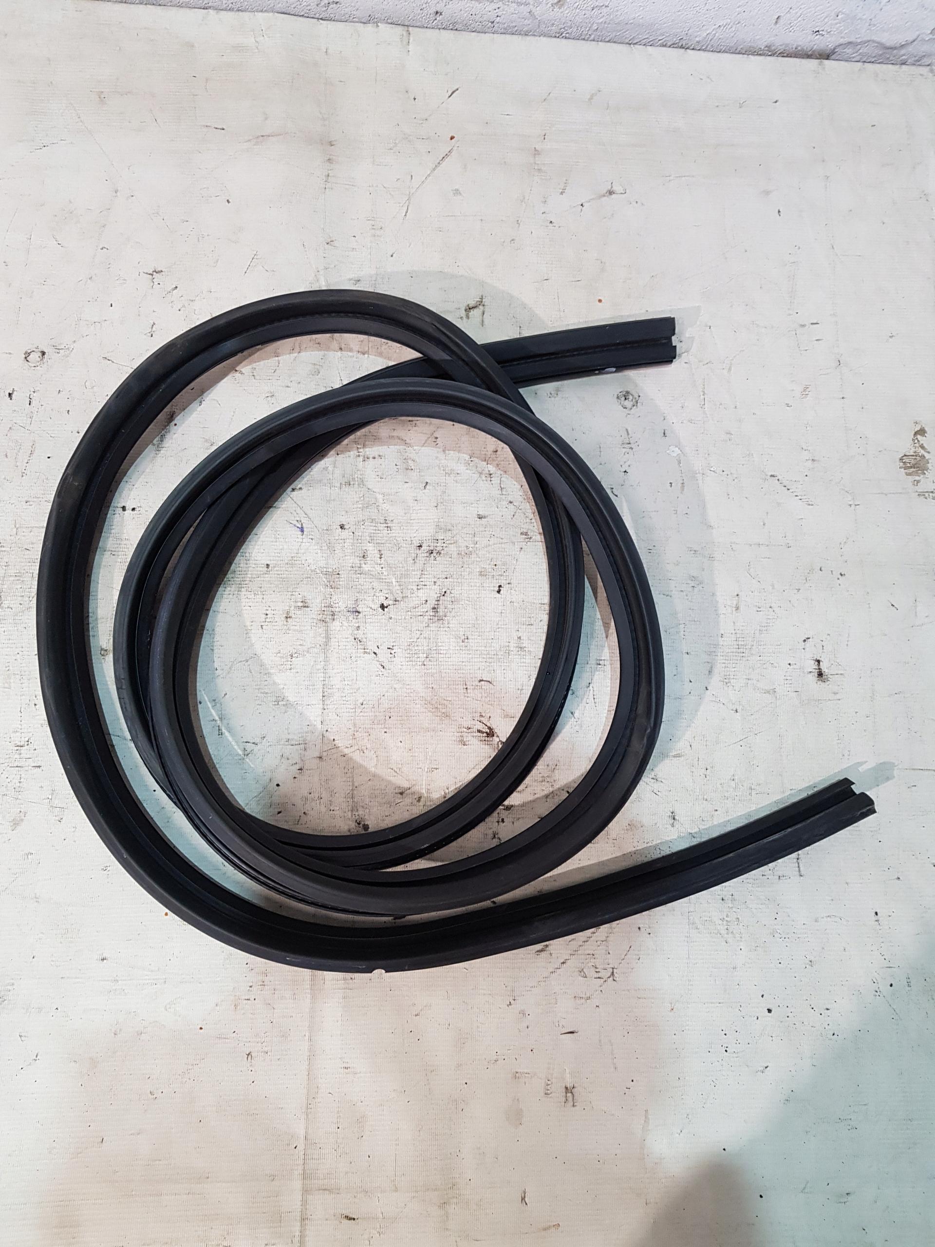 A4517210580 - УПЛОТНИТЕЛЬ ДВЕРИ ПЕРЕДНИЙ ЛЕВЫЙ SMART FORTWO II 451 EU