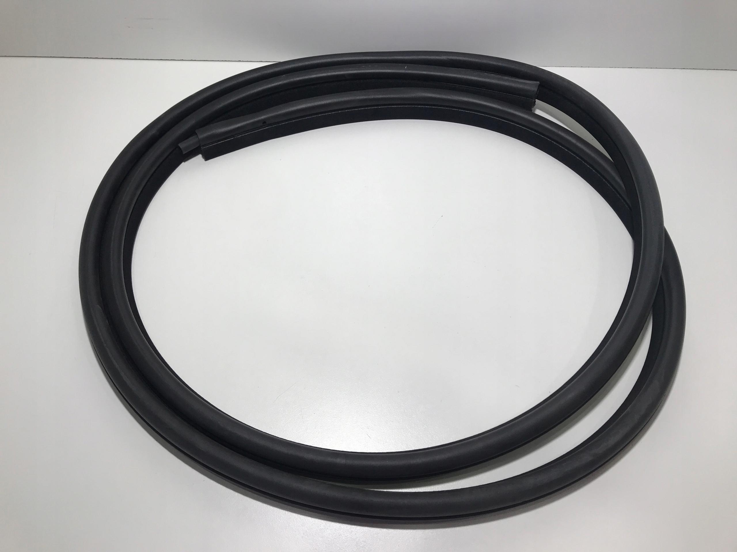 Уплотнение двери защитная крышка п зд BMW E46 8194776