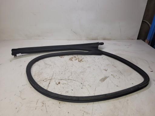 Уплотнитель правой двери AUDI A4 B6 CABRIO 8H0831708