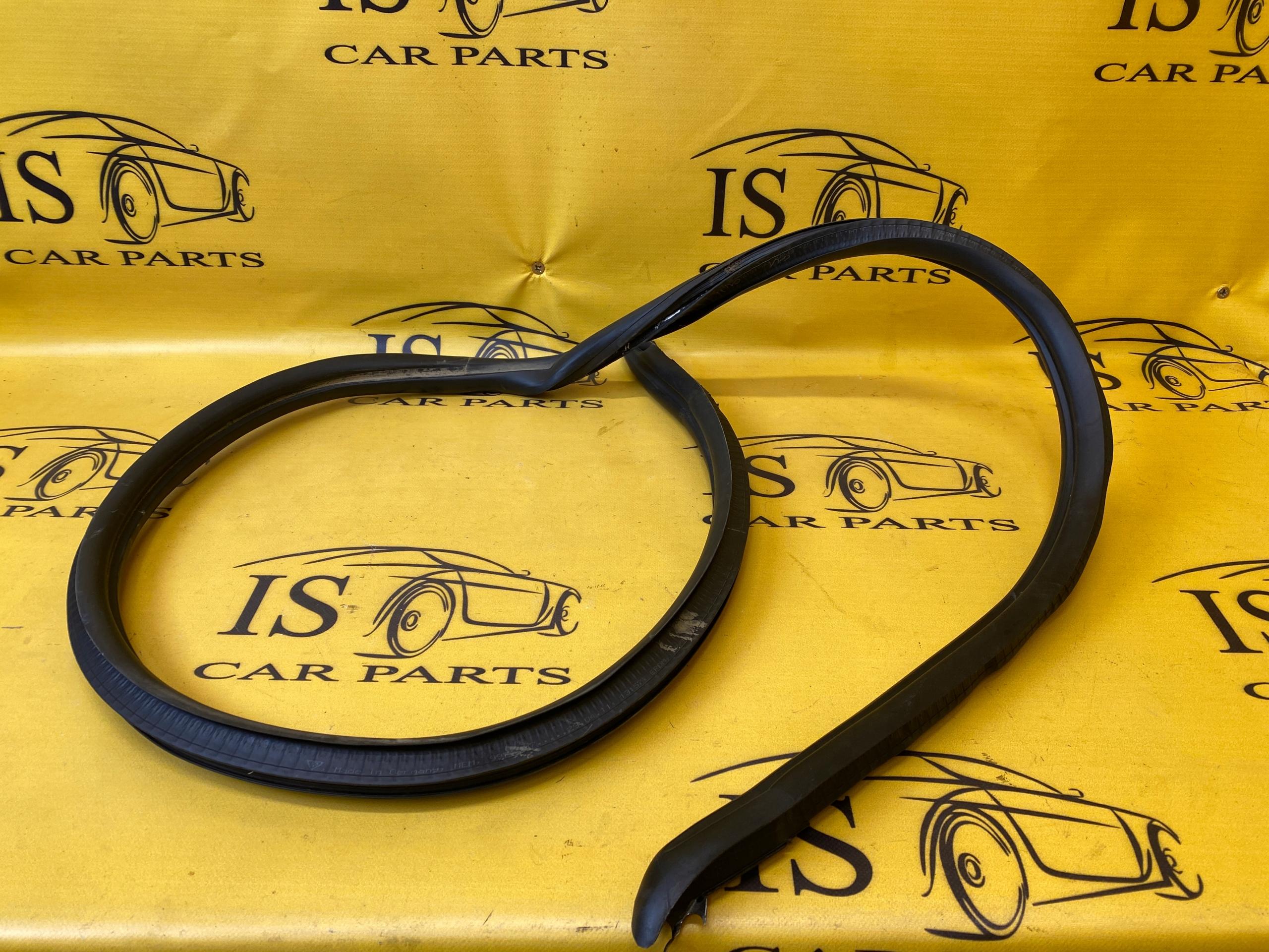 99753707607 - УПЛОТНИТЕЛЬ ПРАВОЙ ДВЕРИ PORSCHE 911 997 CABRIO