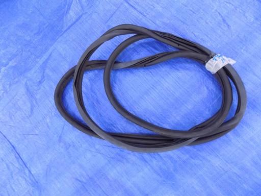 УПЛОТНЕНИЕ ДВЕРИ ПРАВАЯ ПЕРЕДНЯЯ ПРАВАЯ TRAFIC III