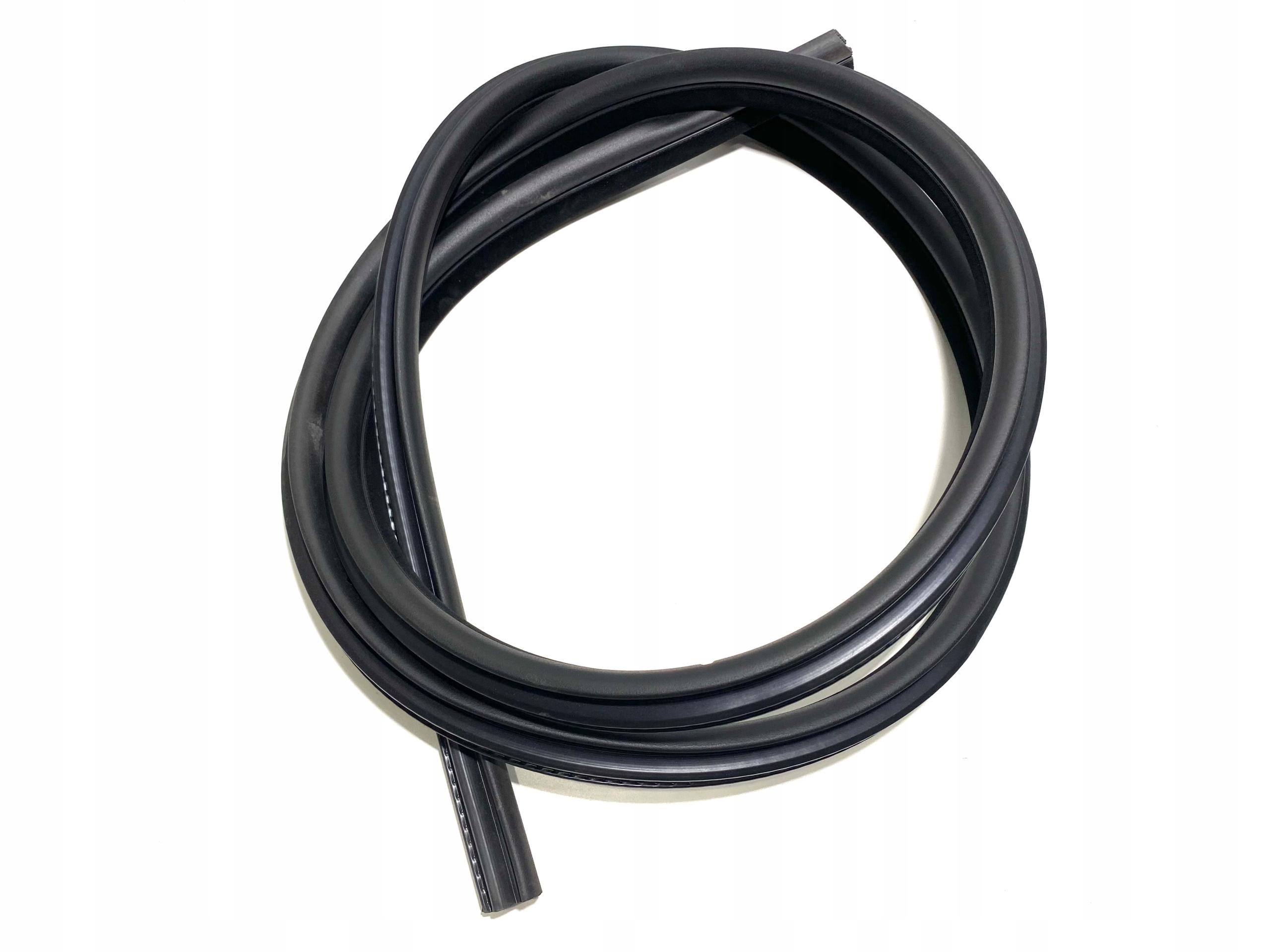 Уплотнитель двери П ПД BMW E93 7162404