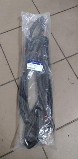 Уплотнение передней правой двери HYUNDAI i30 82140g4000