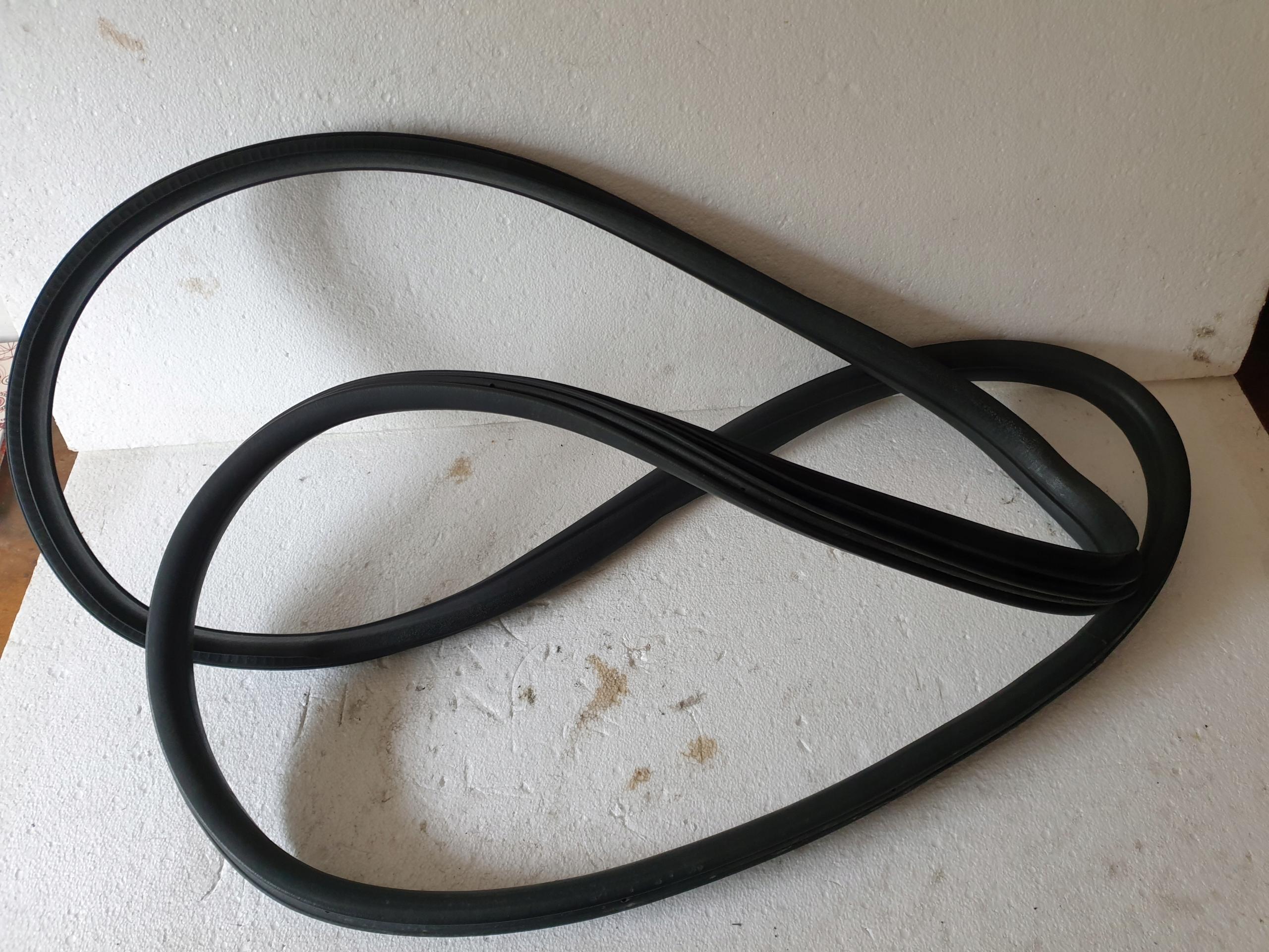 УЩІЛЬНЮВАЧ ПЕРЕДНІХ ПРАВИХ ДВЕРЕЙ CITROEN BERLINGO II 09