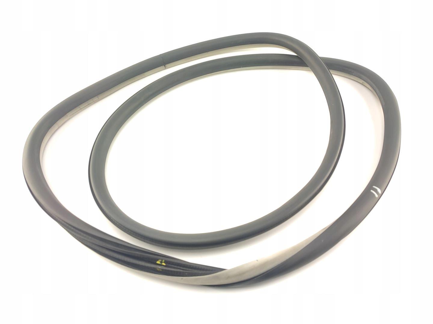 Ущільнювач дверей правий передній CITROEN C5 III седан