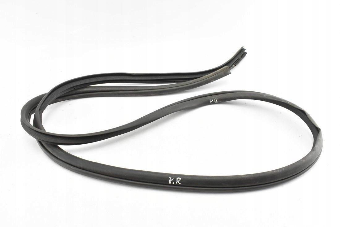 9168-14605-A22173 - Уплотнитель передней правой двери MITSUBISHI L200 V 14-