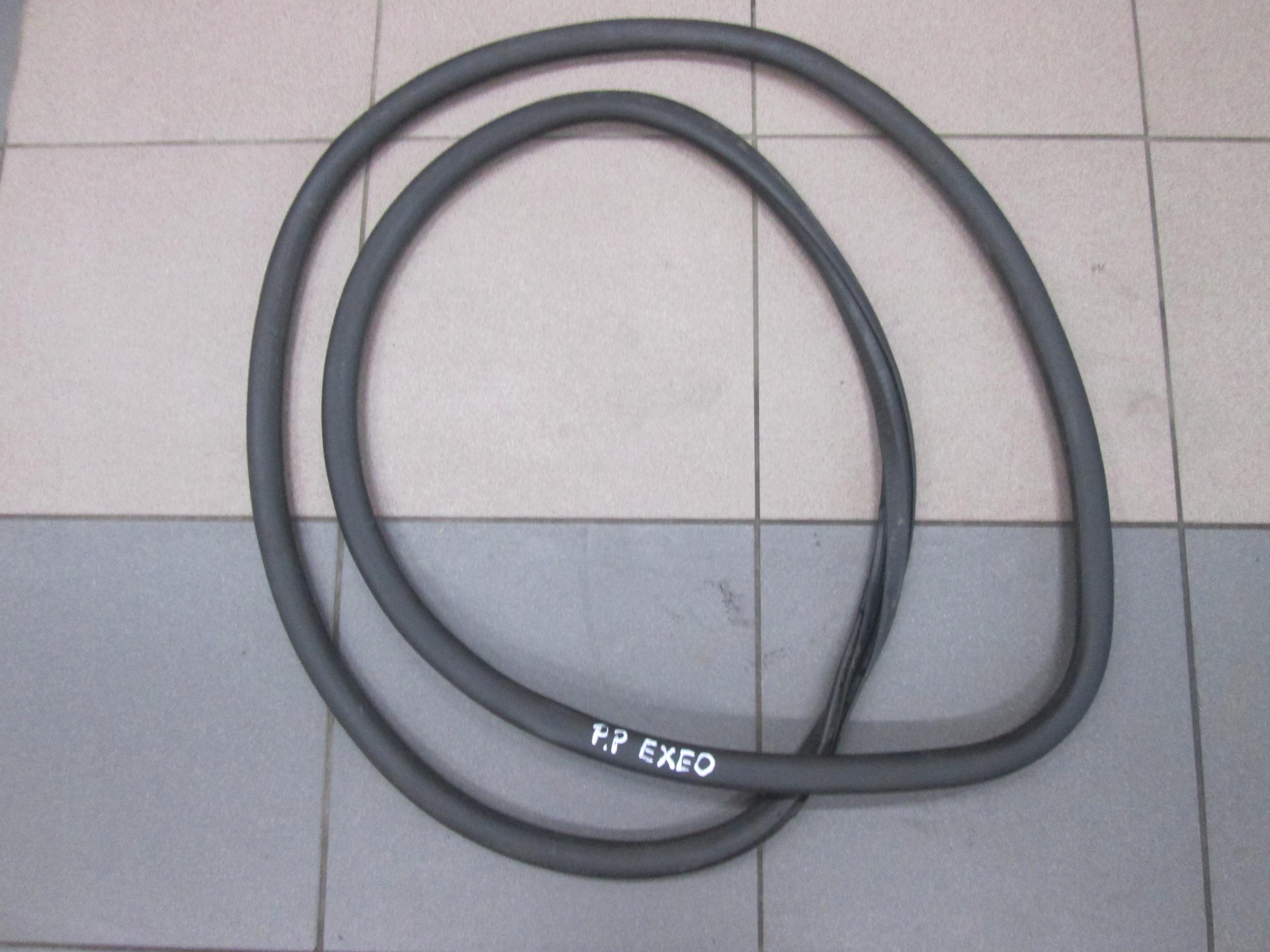 УЩІЛЬНЮВАЧ ДВЕРІ ПРАВИЙ ПЕРЕДНІЙ SEAT EXEO