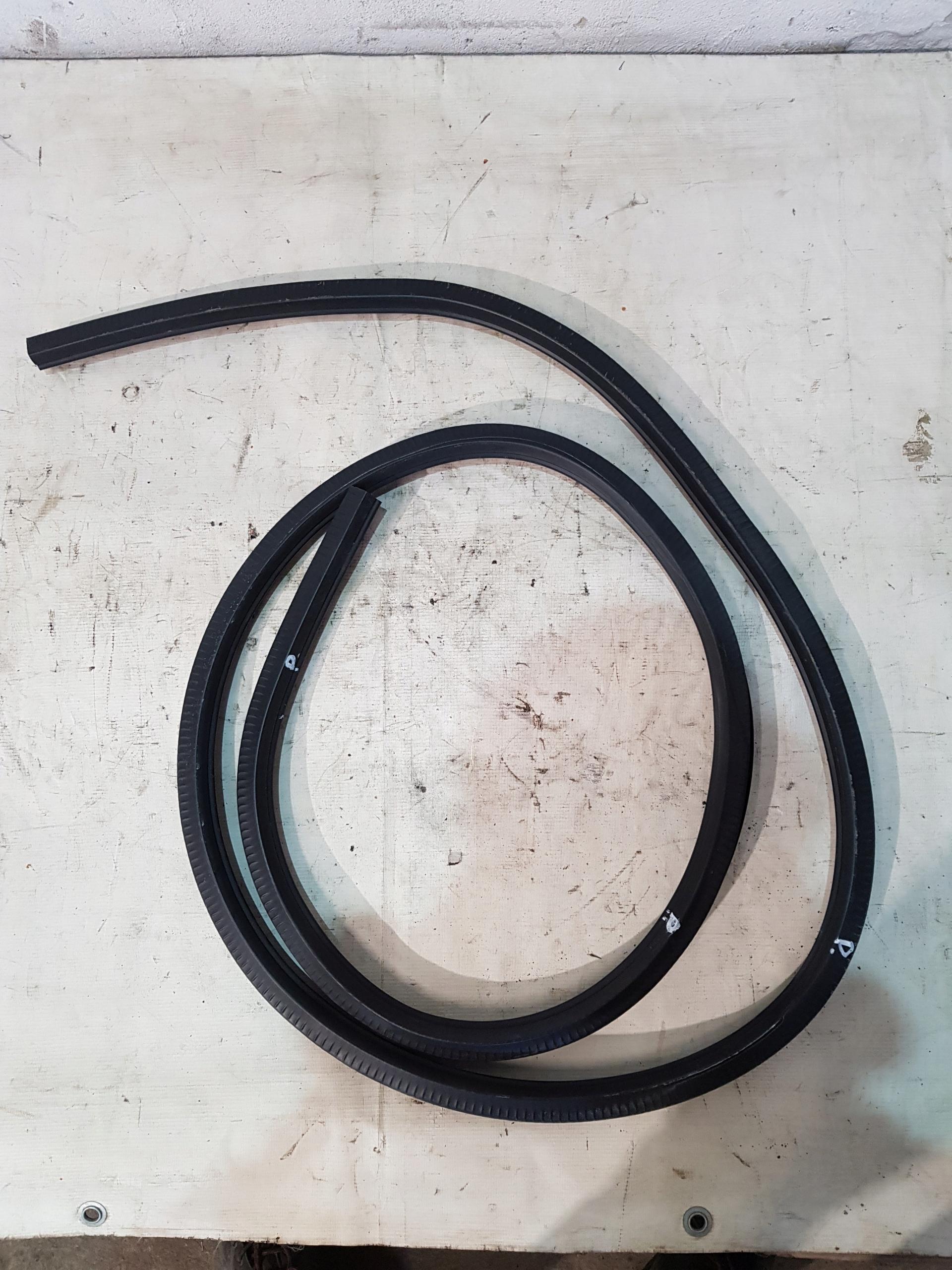 A4517210580 - УПЛОТНИТЕЛЬ ДВЕРИ ПРАВЫЙ ПЕРЕДНИЙ SMART FORTWO II 451 EU