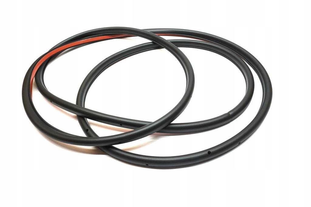 8v5837912c - Уплотнитель передней правой двери AUDI A3 8V5 седан