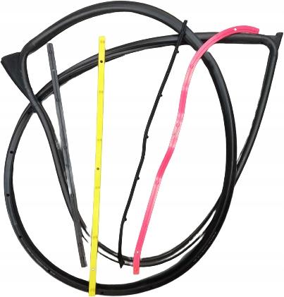 A2037202278 - Уплотнение передней правой двери MERCEDES W203