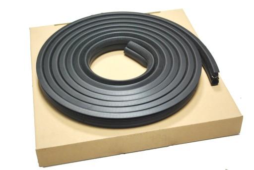 9566UD - Уплотнитель передней двери TRANSPORTER T4 для 2003г.