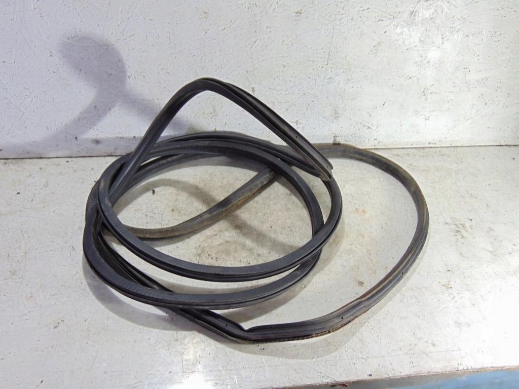 ПРОКЛАДКА РОЗСУВНИХ ДВЕРЕЙ ПРАВА SPRINTER 906