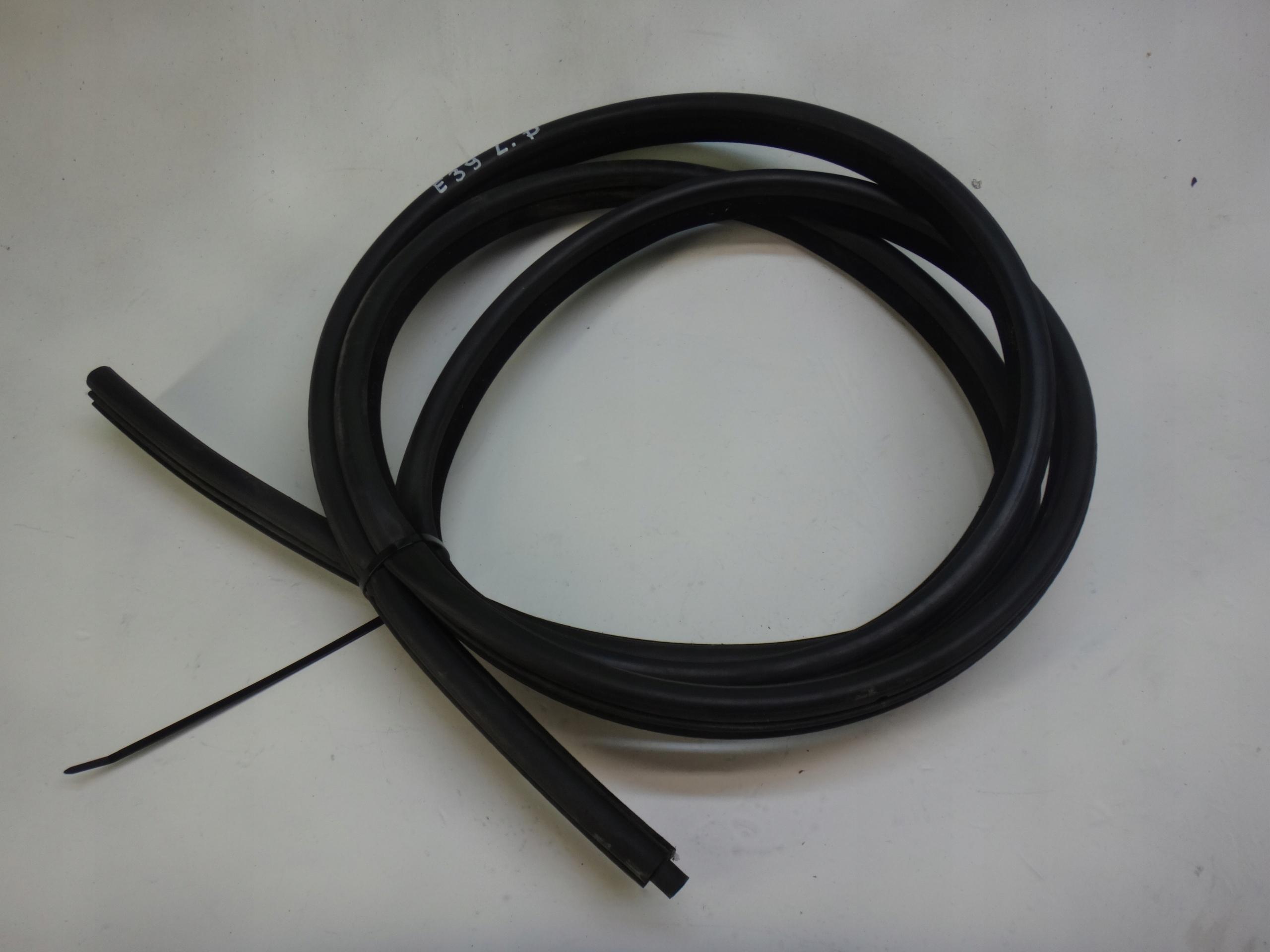 7116402 - Уплотнение двери ПД кузов BMW E39