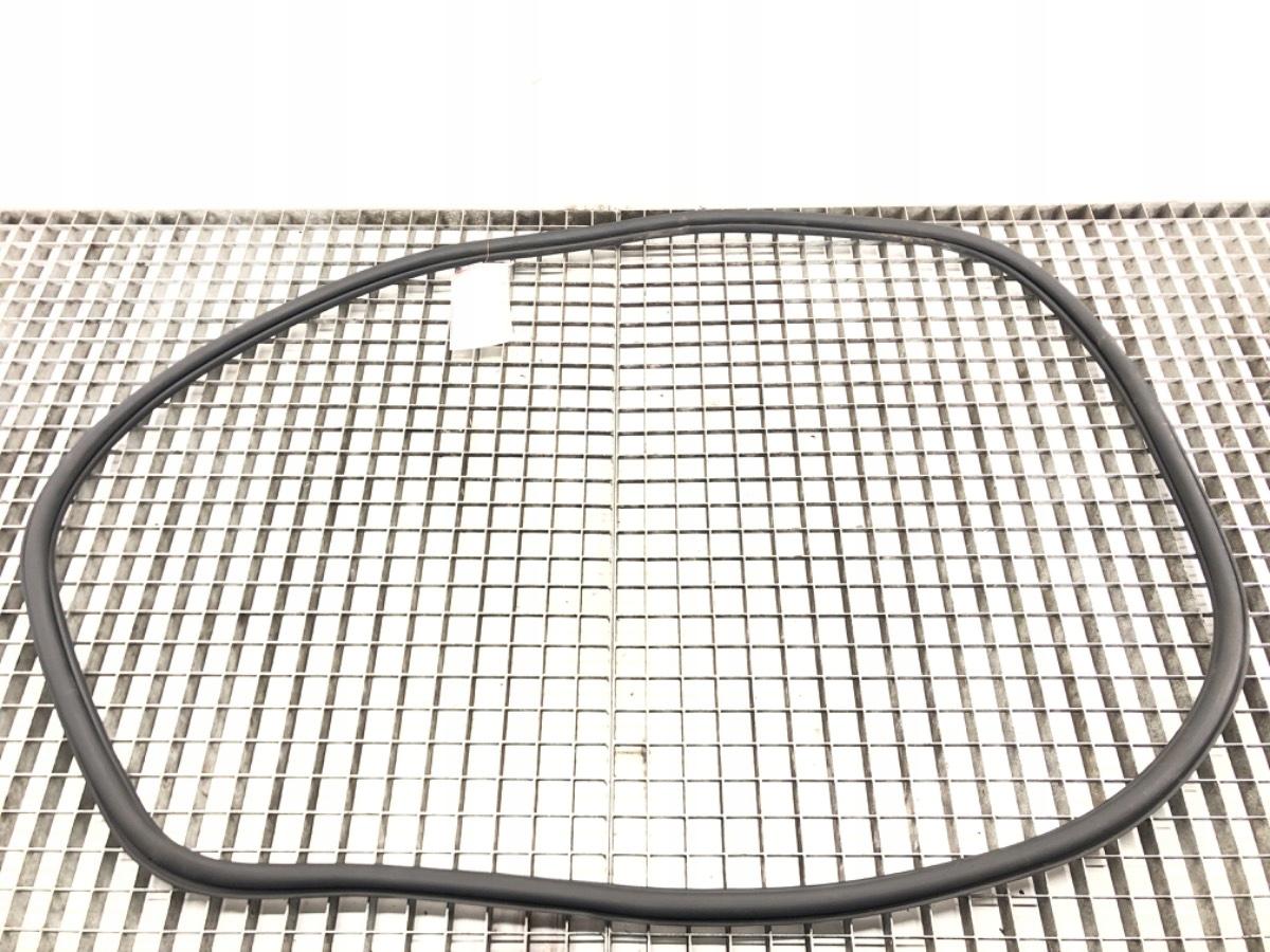 5E0867365H - УПЛОТНИТЕЛЬ ДВЕРИ ПЕРЕДНИЙ ЛЕВЫЙ SKODA OCTAVIA III 16-20