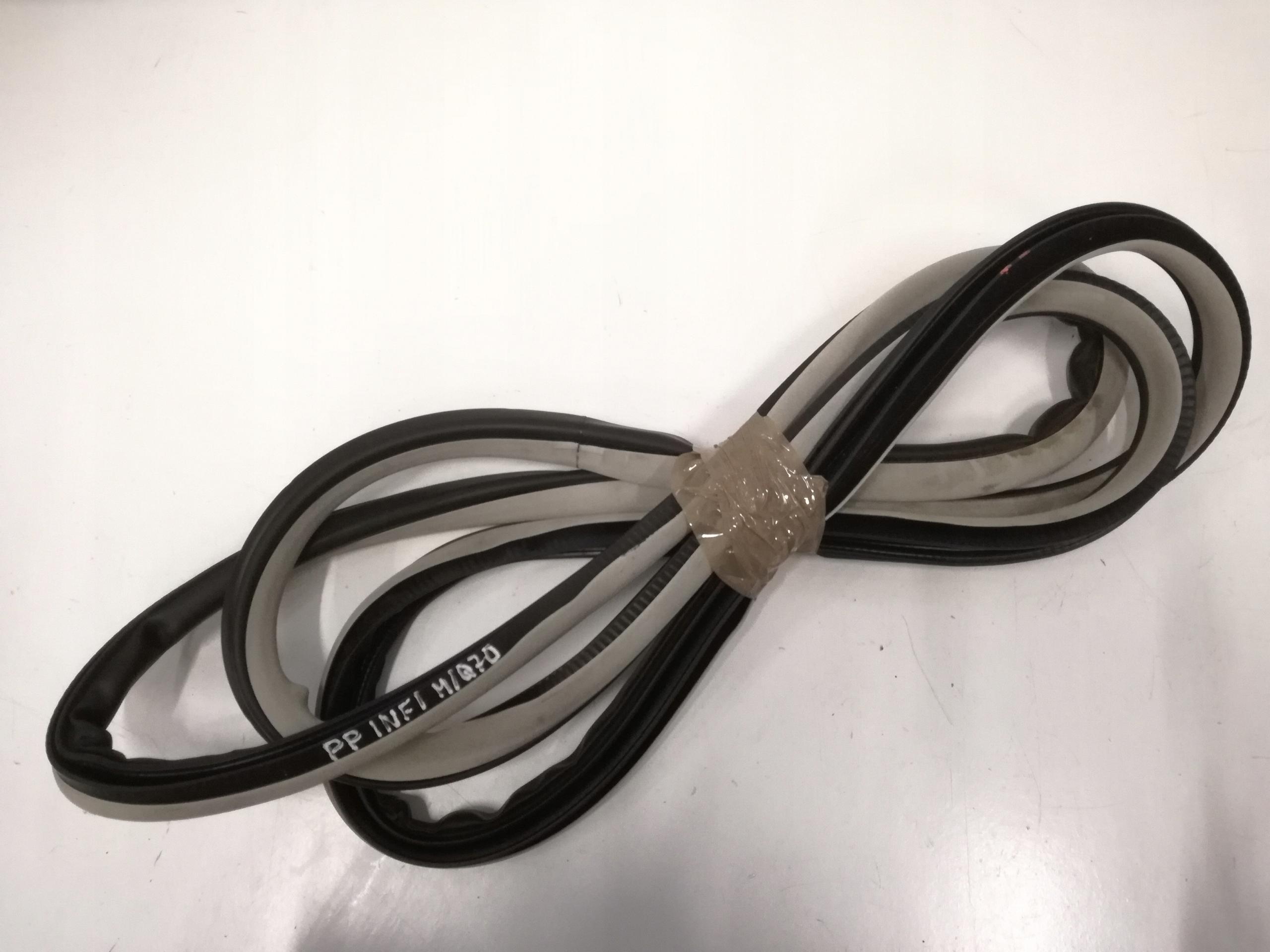 Прокладка передней двери P INFINITI Q70 M M30 M35 M37