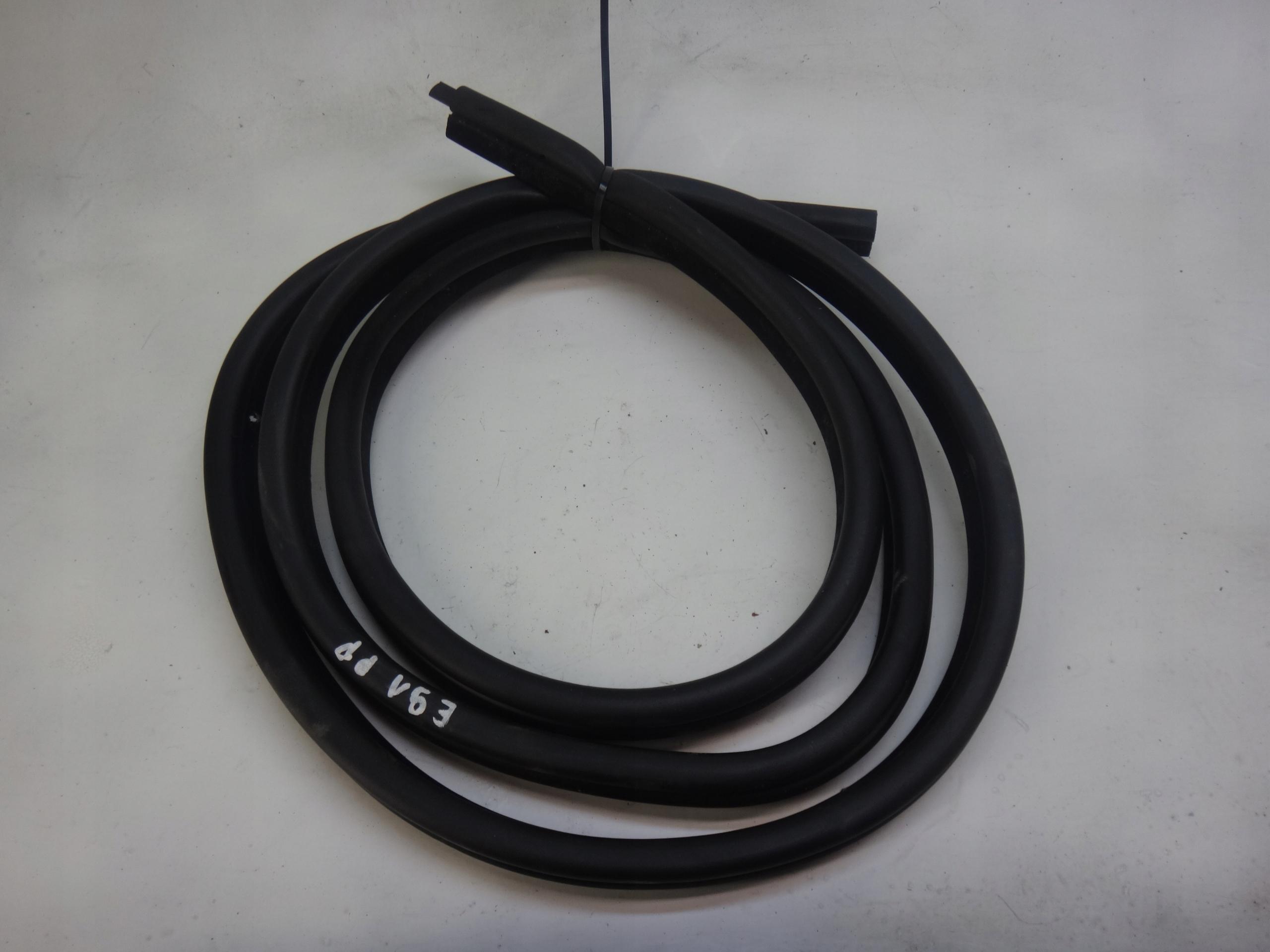 Ущільнення двері ПД Пд BMW 3 E90 E91