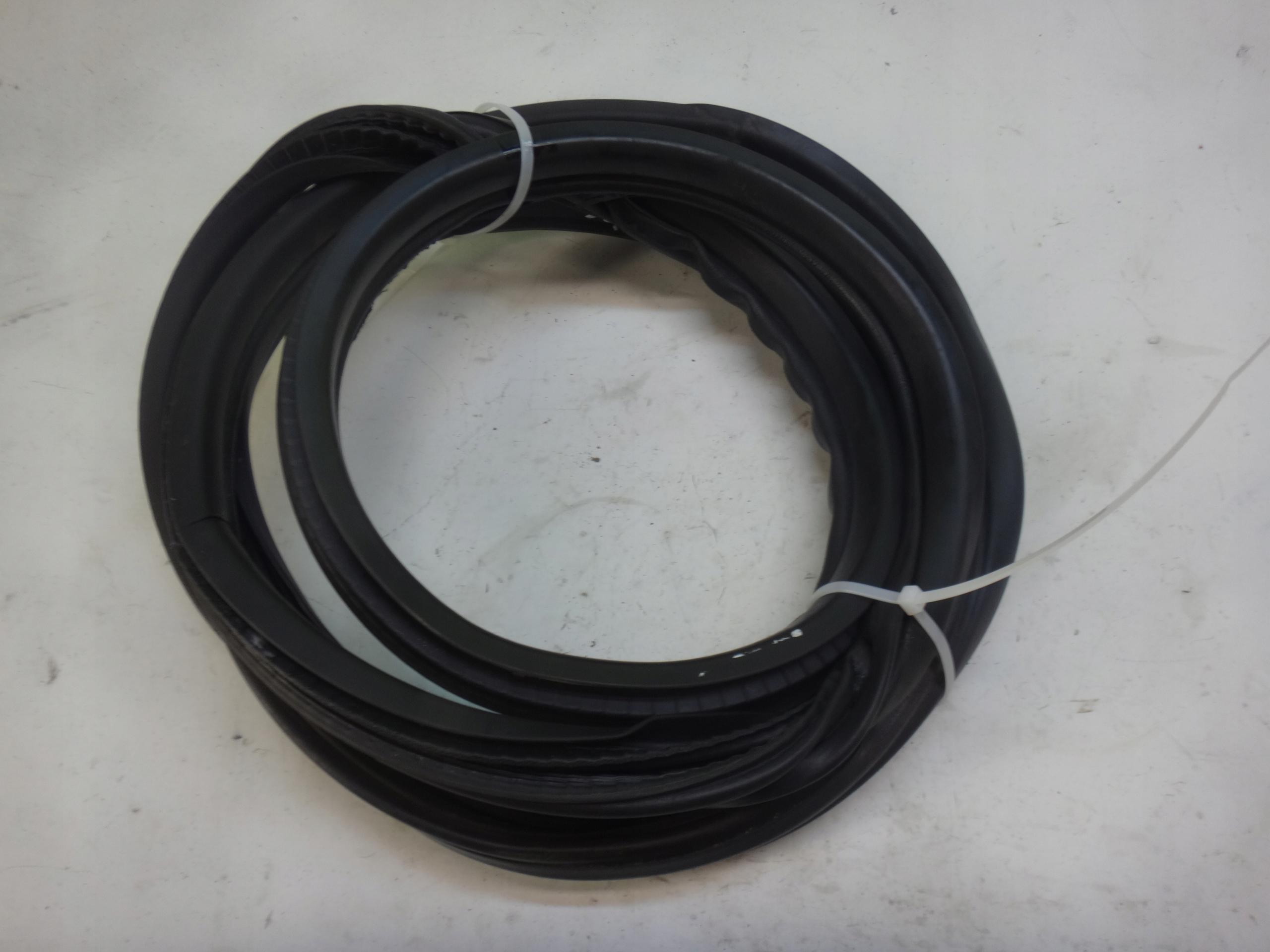 Уплотнение двери ПД ПД BMW X3 E83