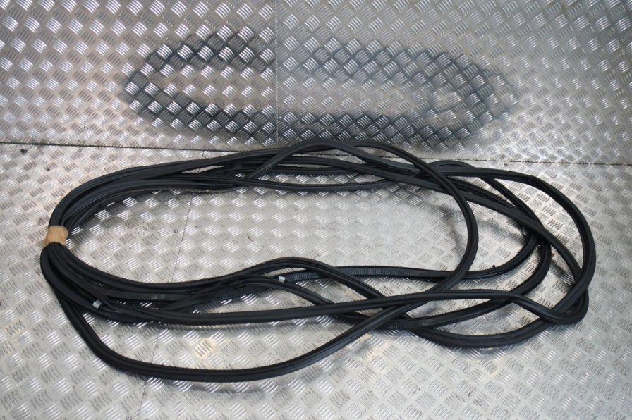 Уплотнитель двери задний AUDI A6 4K 4K9833721