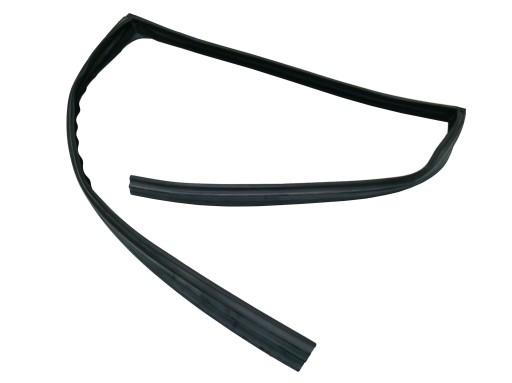 CGE000374 - Уплотнитель двери задний левый RR L322