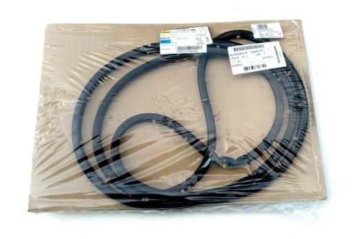 5E6839698B - Уплотнитель двери задний правый SKODA OCTAVIA IV 20R-