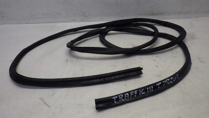 УЩІЛЬНЕННЯ ДВЕРІ ЗАДНЯ ЗАДНЯ TRAFIC VIVARO III