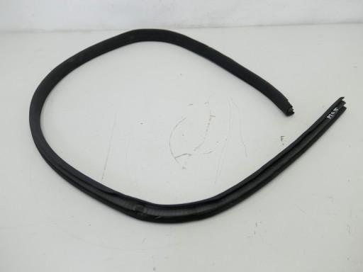 Ущільнювач кузова правої двері MERCEDES CL W215