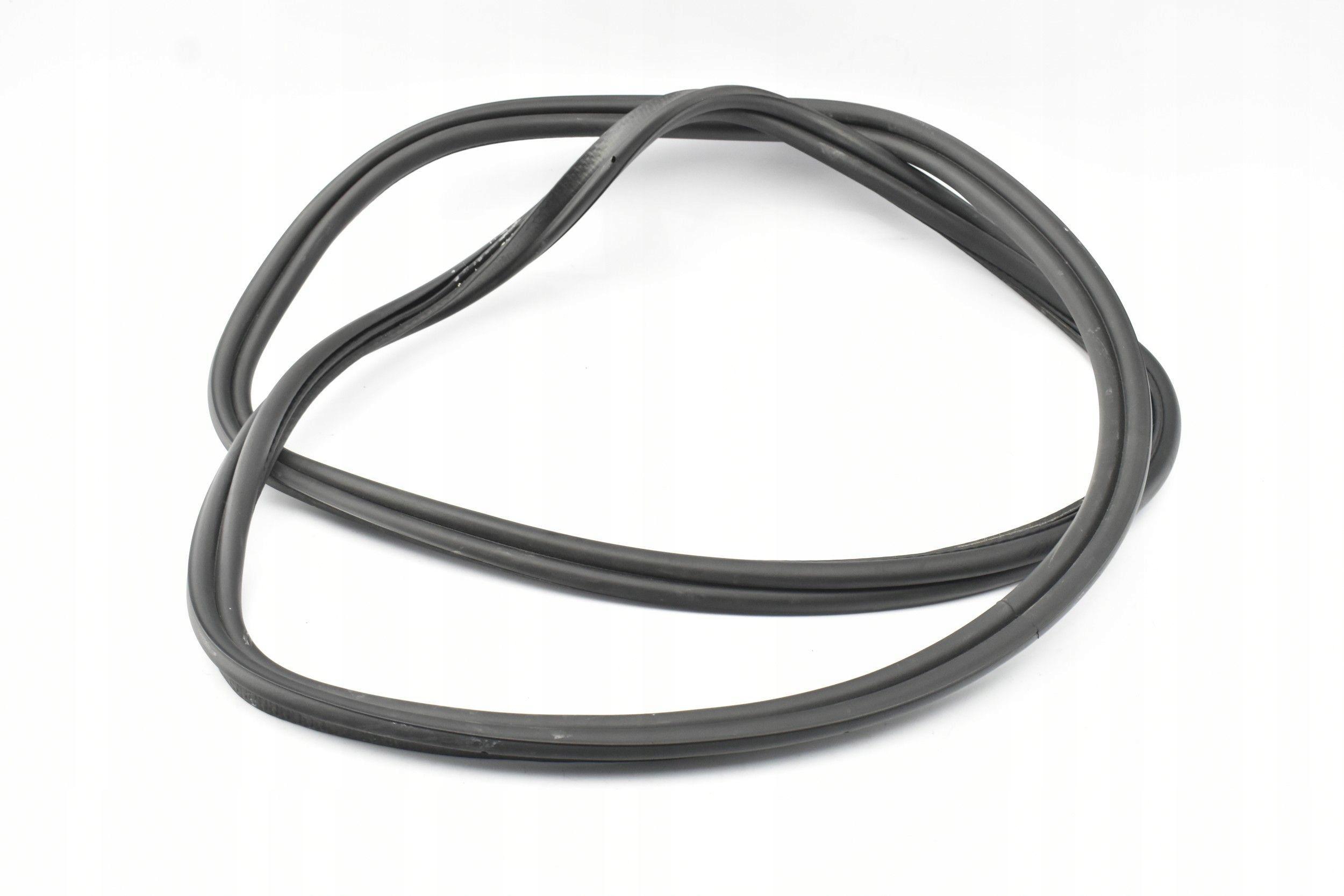 Прокладка кришки багажника 7430617 BMW 3 G20 18-