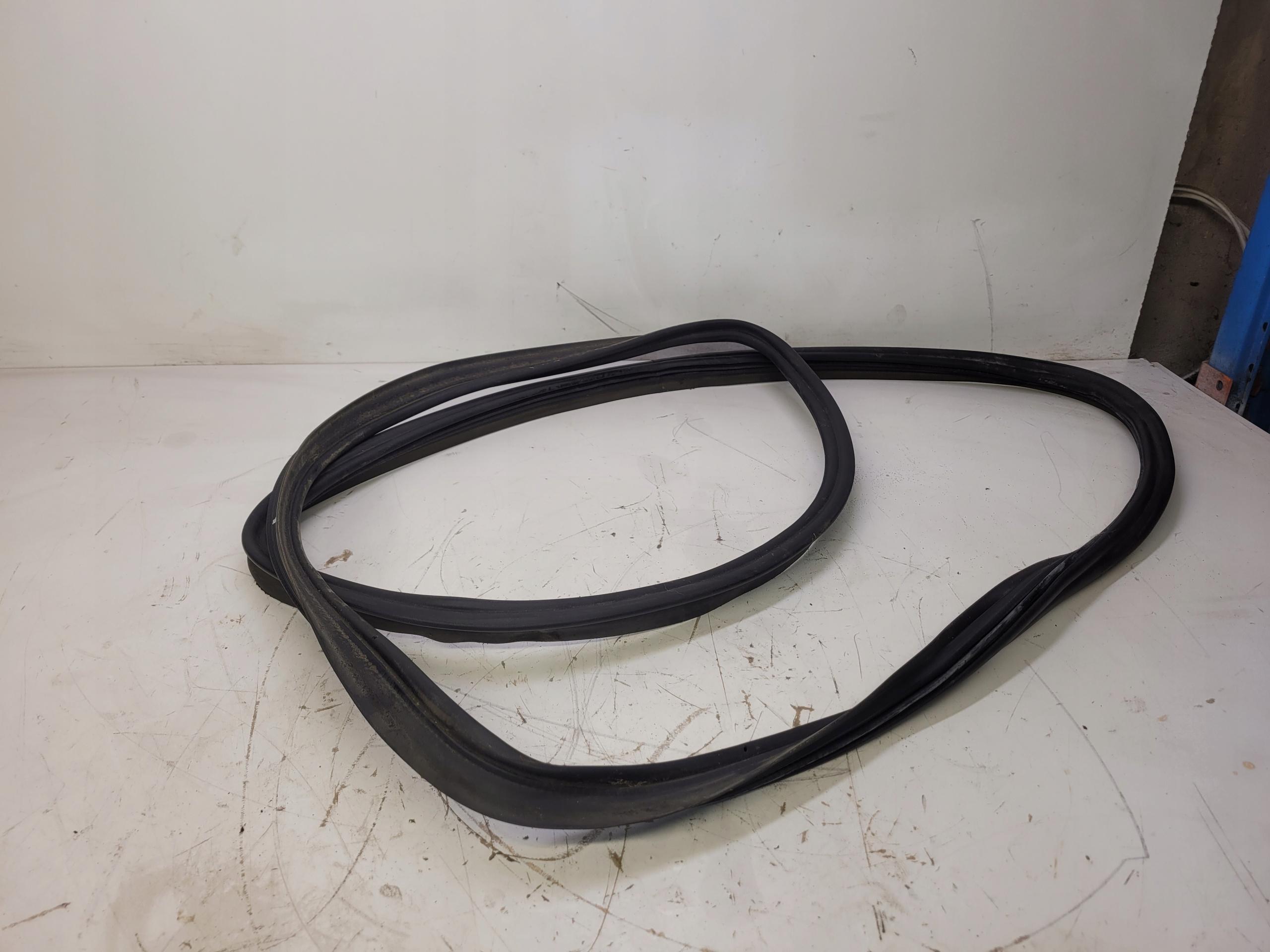 Прокладка крышки багажника AUDI A4 B8 8K9827705E