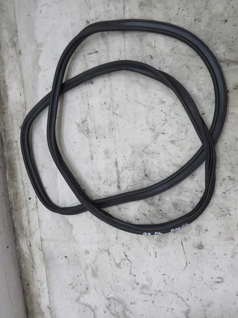 Прокладка кришки багажника AUDI A8 D4