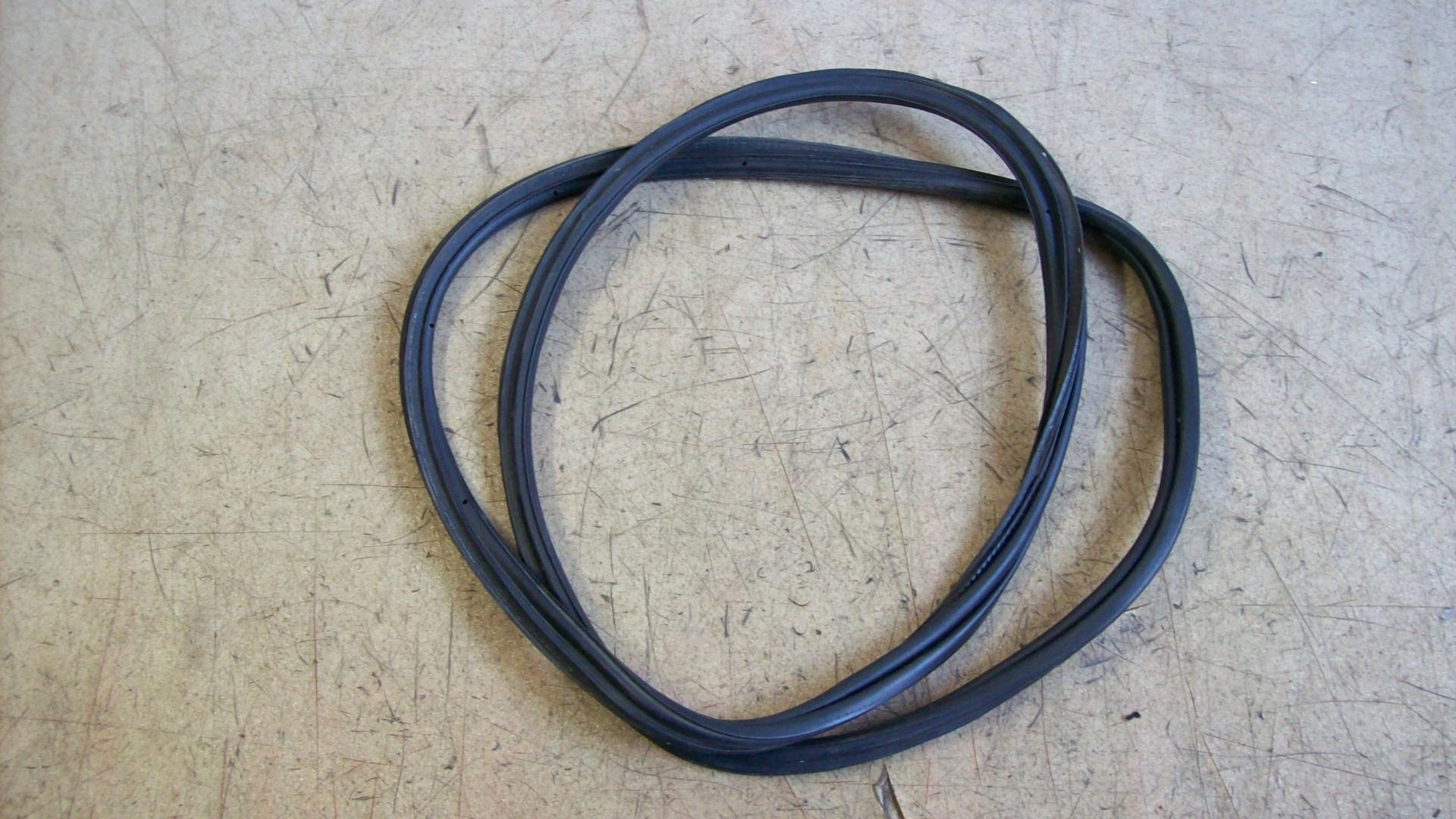 13354184 - ПРОКЛАДКА КРЫШКИ БАГАЖНИКА OPEL ASTRA J IV СЕДАН