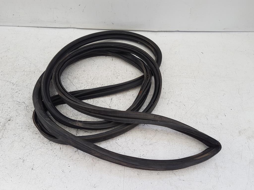 Прокладка крышки багажного отсека Nissan MURANO Z50