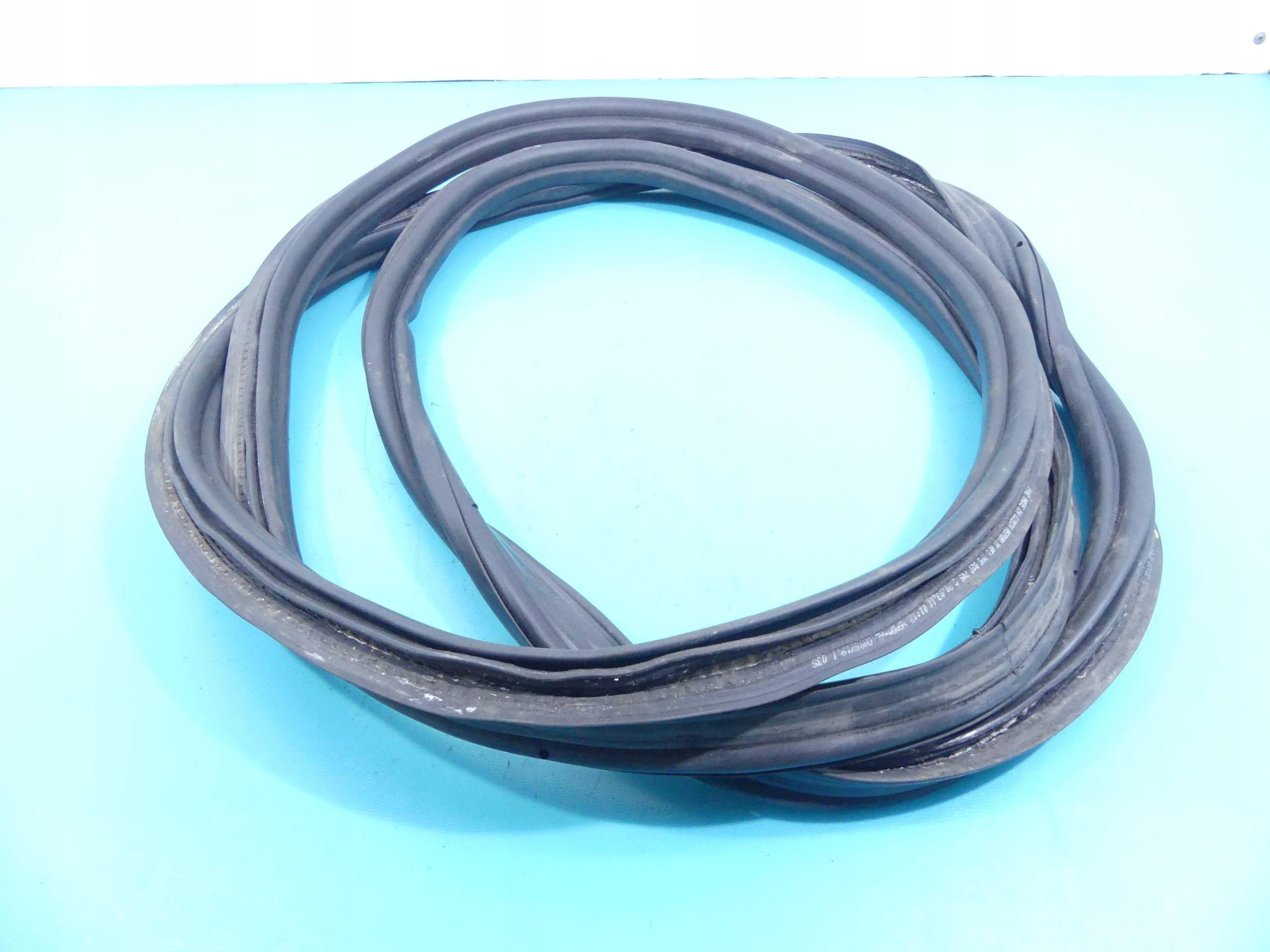 7P5827705 - ПРОКЛАДКА КРЫШКИ БАГАЖНОГО ОТСЕКА PORSCHE CAYENNE II