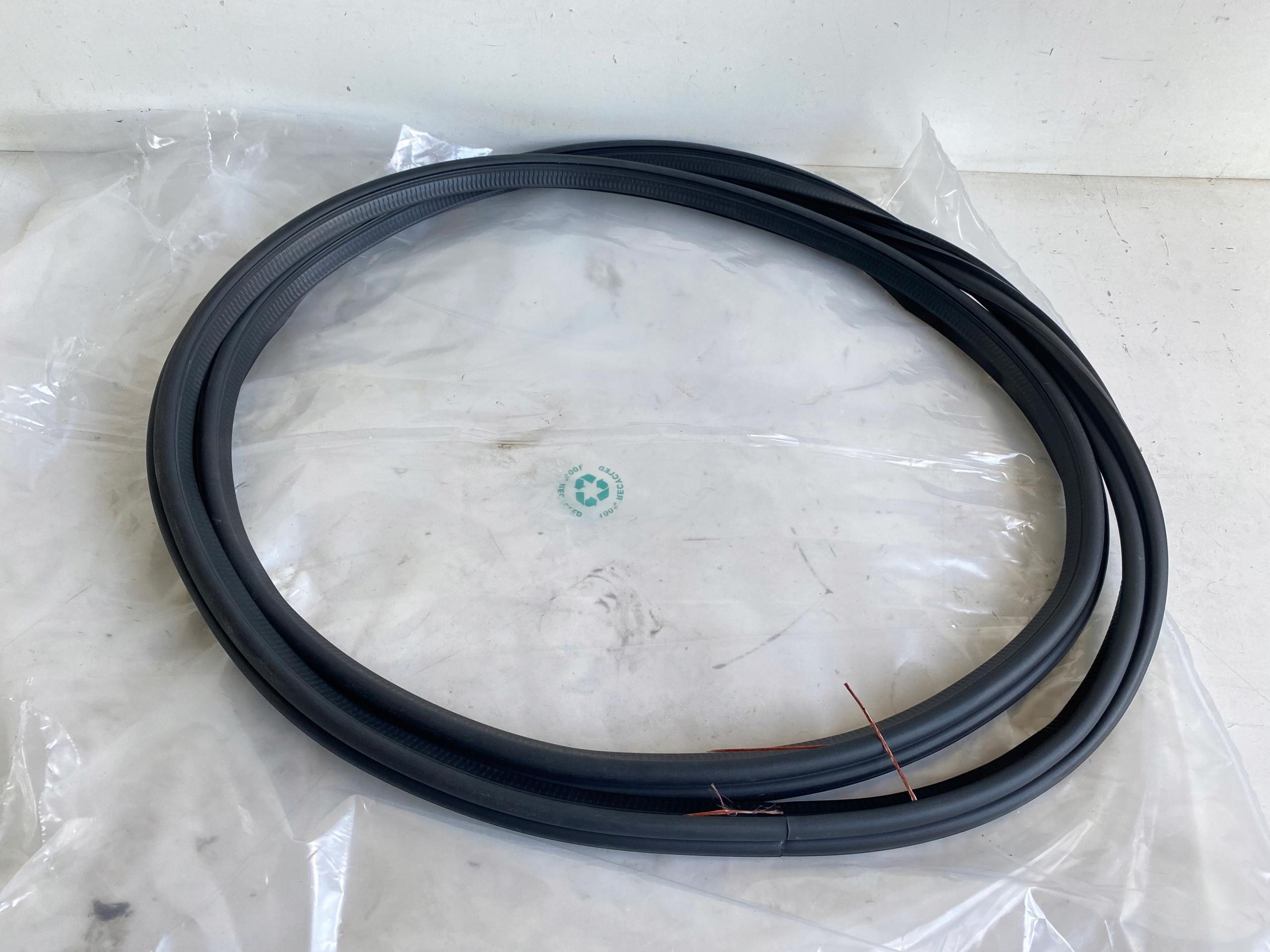 5A35907 - Прокладка кришки заднього багажника BMW 5 G30 Нова ASO