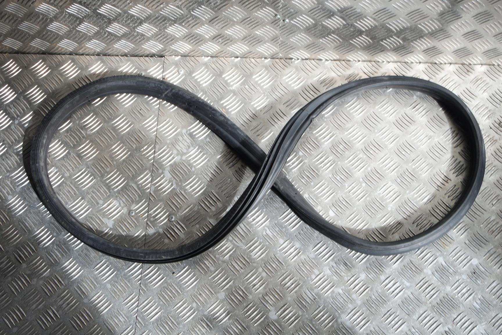 УЩІЛЬНЕННЯ КРИШКИ ВАННИ ПОРШЕ 991 99151161103