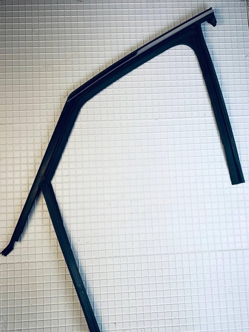 ПРОКЛАДКА ДВЕРНАЯ РАМА ЛЕВАЯ ПЕРЕДНЯЯ 803311455R SCENIC