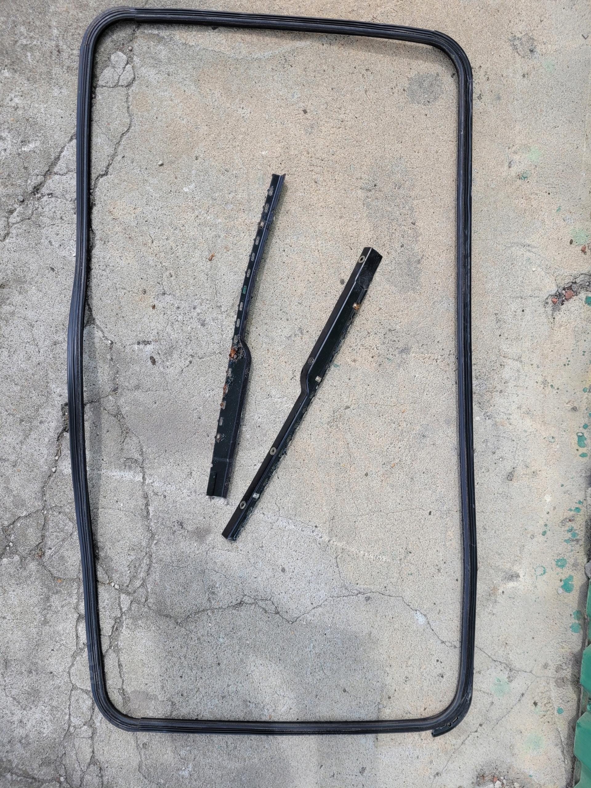 86001182 - Прокладка люка W211