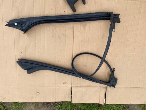 A2058308701 - Прокладка лобового скла передня рама даху MERCEDES W205 CABRIO