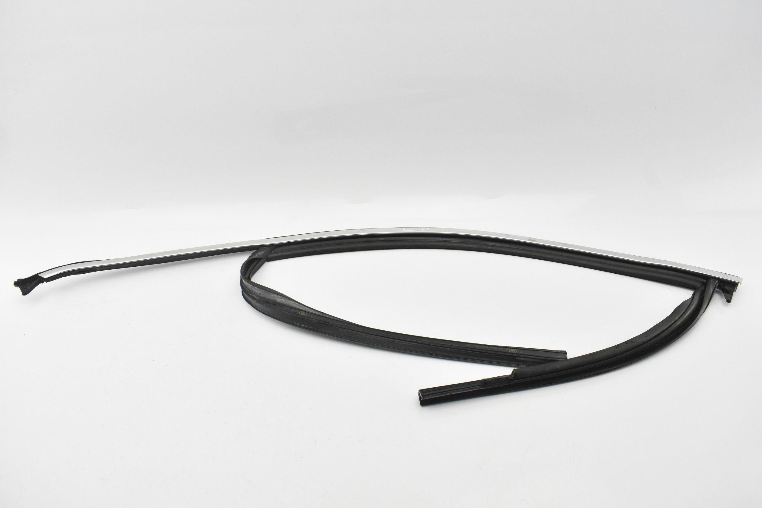 4M0837431B - Уплотнитель стекла двери левый передний AUDI Q7 4M 15-