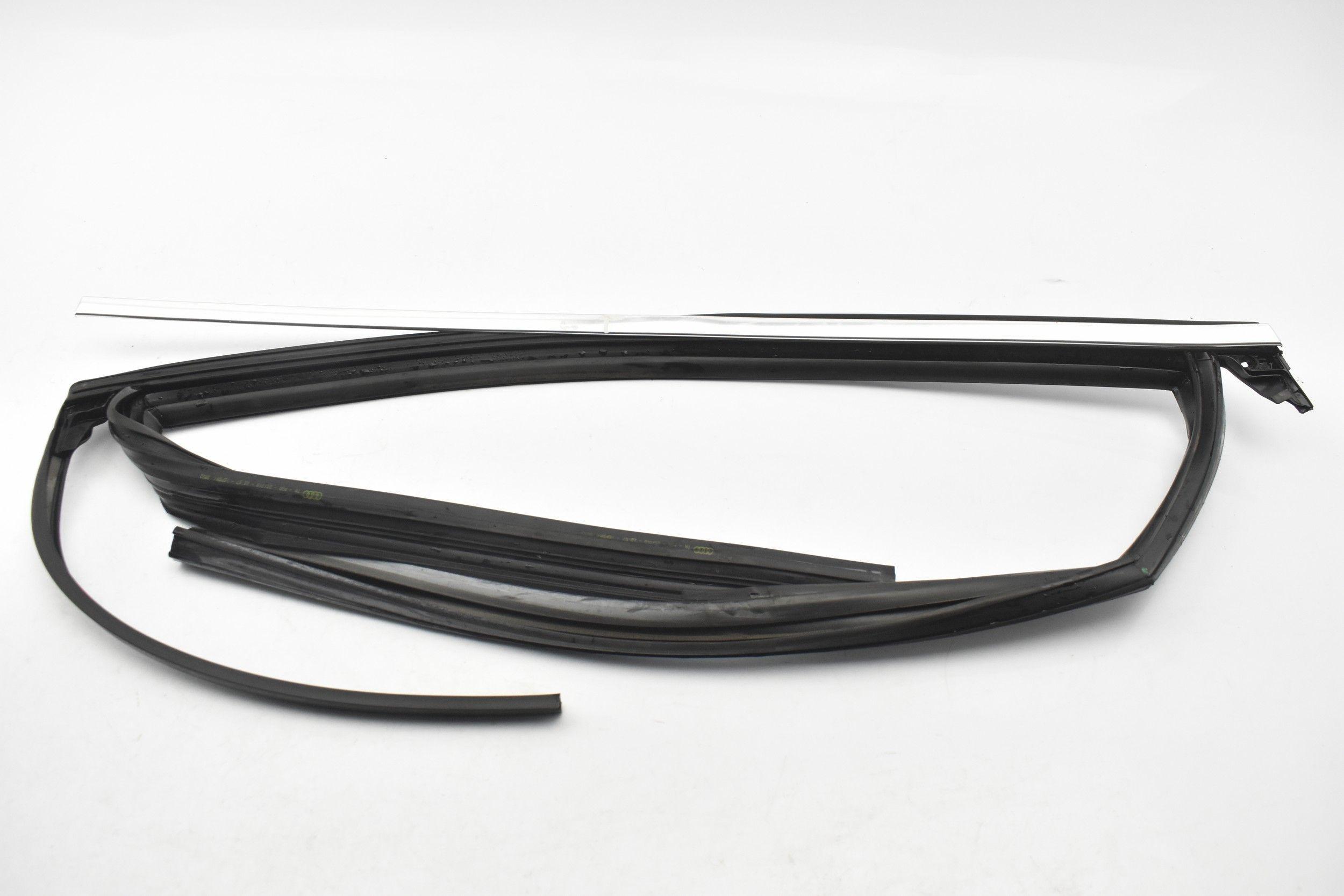 4M0839431B - Уплотнитель стекла двери левый задний AUDI Q7 4M 15-