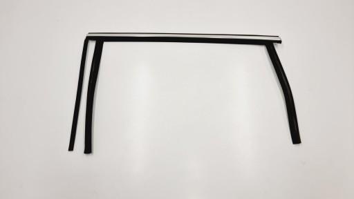 AM21-R25825 - УПЛОТНИТЕЛЬ СТЕКЛА ДВЕРИ ЗАДНИЙ ЛЕВЫЙ ХРОМ FORD S-MAX